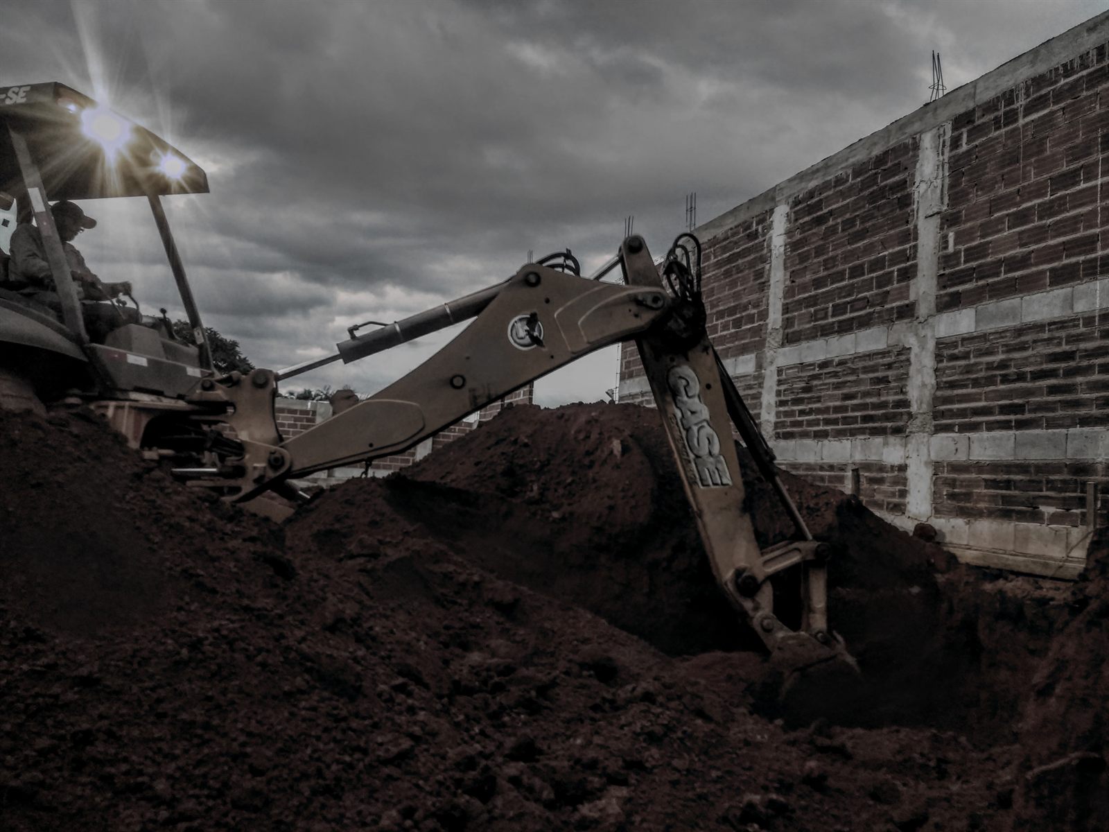 Abertura de vala para rede pluvial e infraestrutura